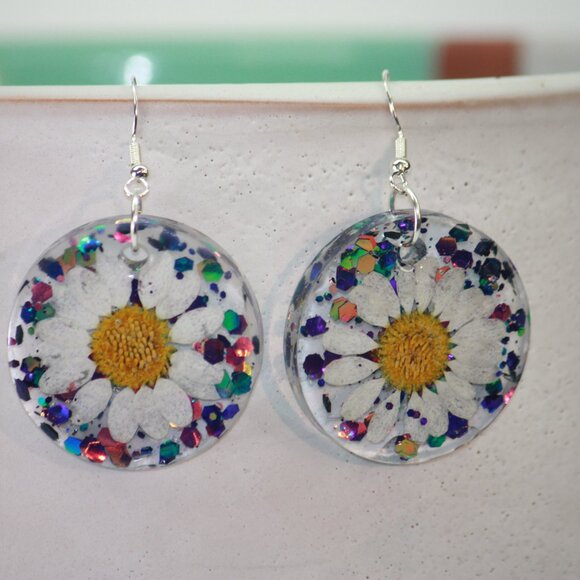 Hand Crafted Daisy Earrings - Picture 3 of 10